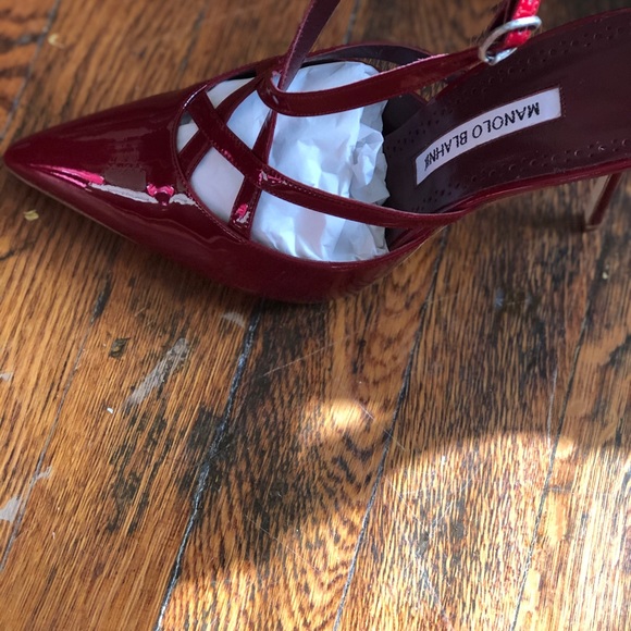 MANOLO BLAHNIK Patent Strappy Pumps - Picture 3 of 7